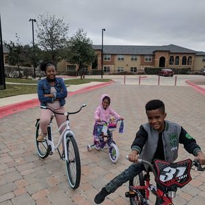 Meet your Posher, Leroy